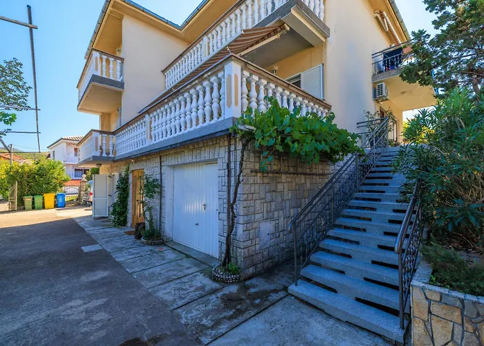 Leonarda ヤドラニヴォ